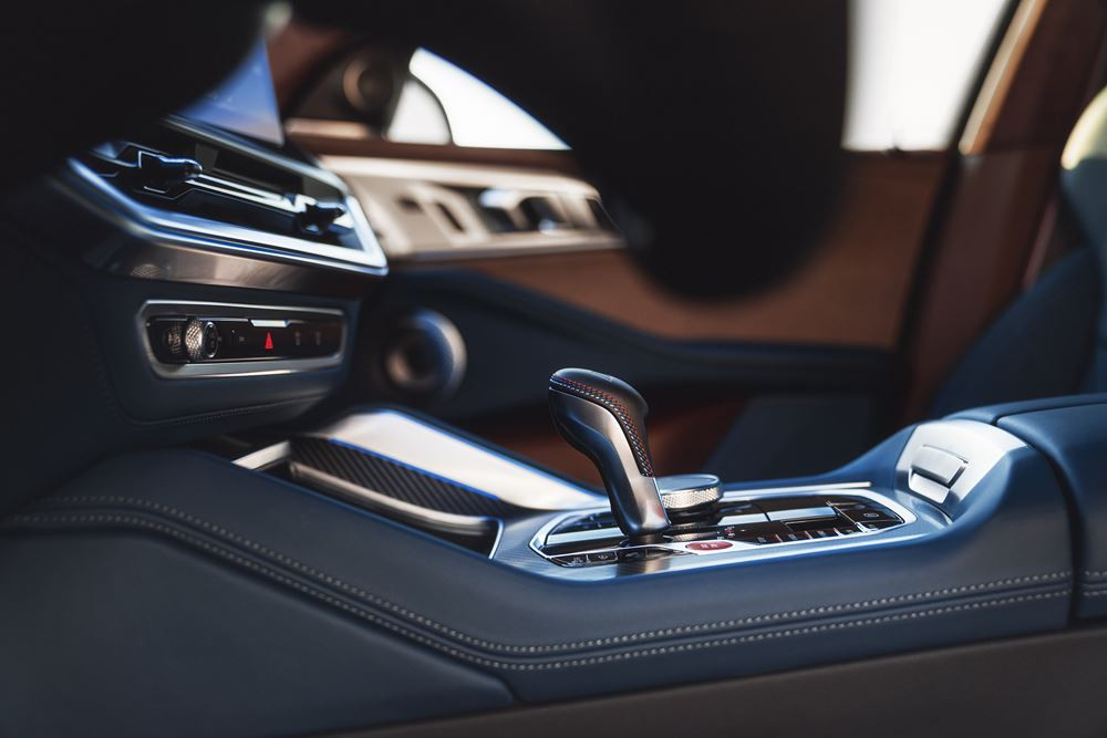La BMW XM embarque un moteur V8 conjugué à un bloc électrique pour une puissance de 653 ch