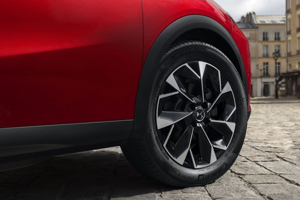 La DS 3 succède à la DS 3 Crossback avec une face avant plus dynamique