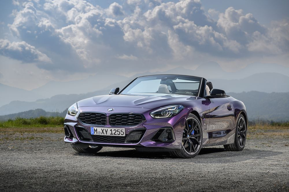 Le roadster deux places à toit ouvert BMW Z4 2023 intègre les éléments du Pack M Sport