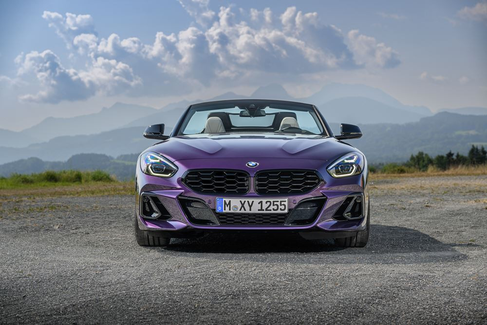 Le roadster deux places à toit ouvert BMW Z4 2023 intègre les éléments du Pack M Sport
