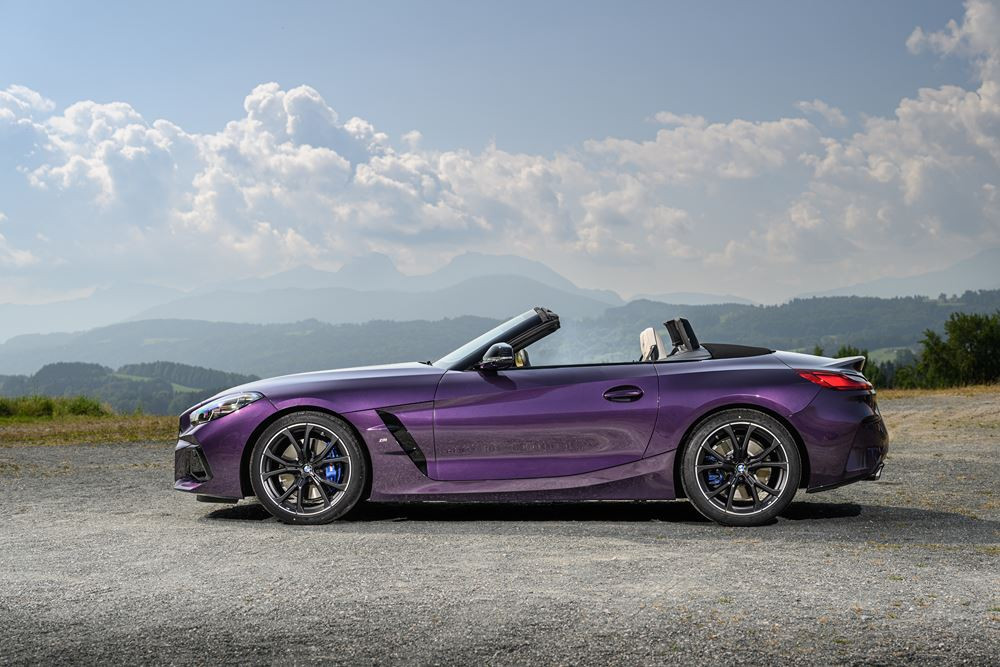 Le roadster deux places à toit ouvert BMW Z4 2023 intègre les éléments du Pack M Sport