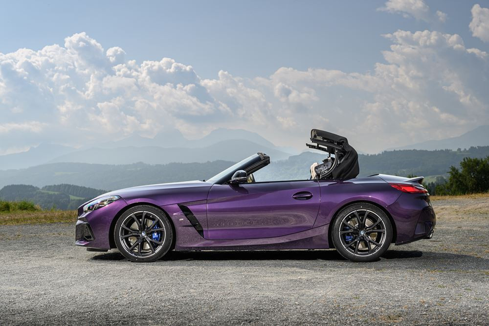 Le roadster deux places à toit ouvert BMW Z4 2023 intègre les éléments du Pack M Sport