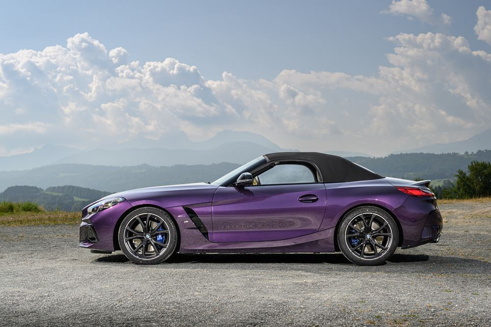 Le roadster deux places à toit ouvert BMW Z4 2023 intègre les éléments du Pack M Sport