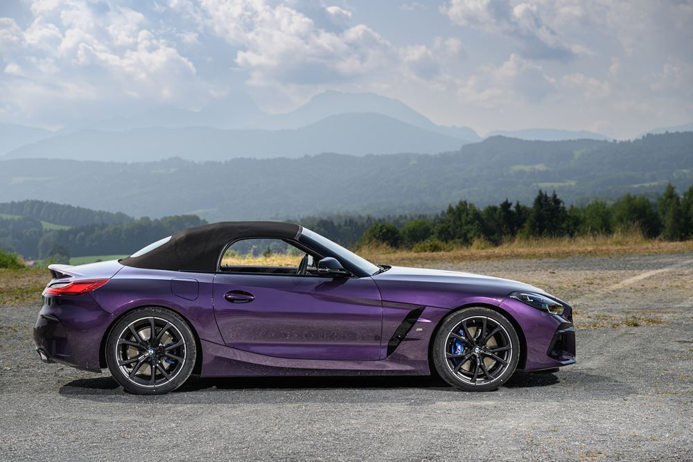 Le roadster deux places à toit ouvert BMW Z4 2023 intègre les éléments du Pack M Sport