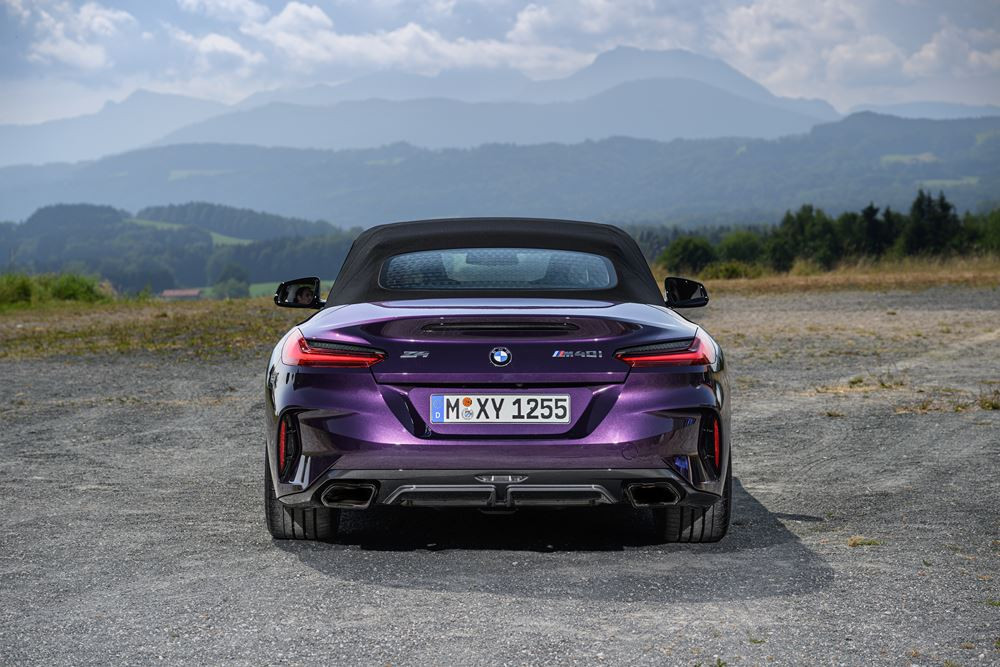 Le roadster deux places à toit ouvert BMW Z4 2023 intègre les éléments du Pack M Sport