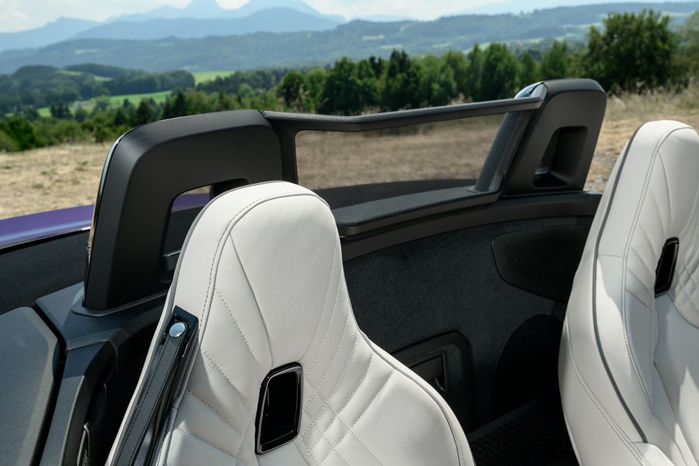 Le roadster deux places à toit ouvert BMW Z4 2023 intègre les éléments du Pack M Sport