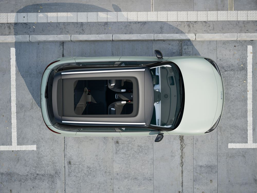 Le SUV urbain cinq places électrique smart #1 affiche des porte-à-faux courts