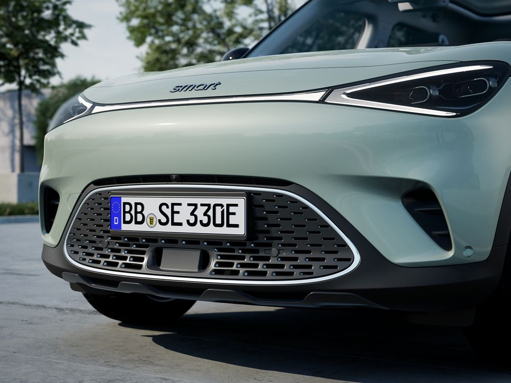 Le SUV urbain cinq places électrique smart #1 affiche des porte-à-faux courts