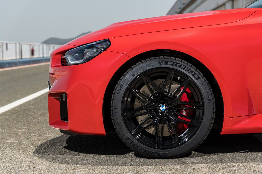 La compacte hautes performances BMW M2 Coupé embarque un six cylindres de 460 ch