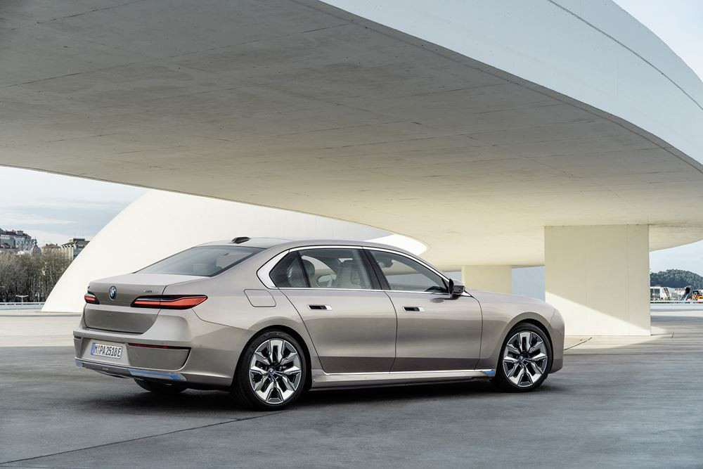 La limousine électrique BMW i7 xDrive60 revendique une autonomie WLTP voisine de 600 km