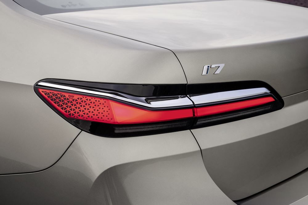 La limousine électrique BMW i7 xDrive60 revendique une autonomie WLTP voisine de 600 km