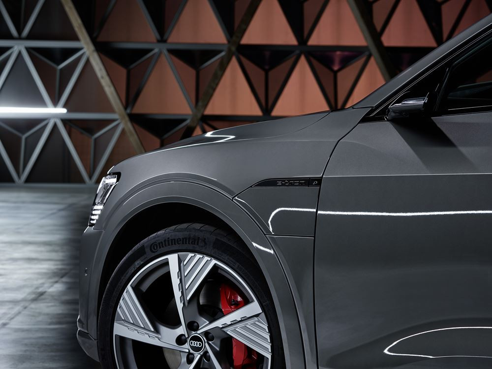 Le SUV Audi Q8 e-tron électrique affiche une autonomie jusqu'à 532 kilomètres