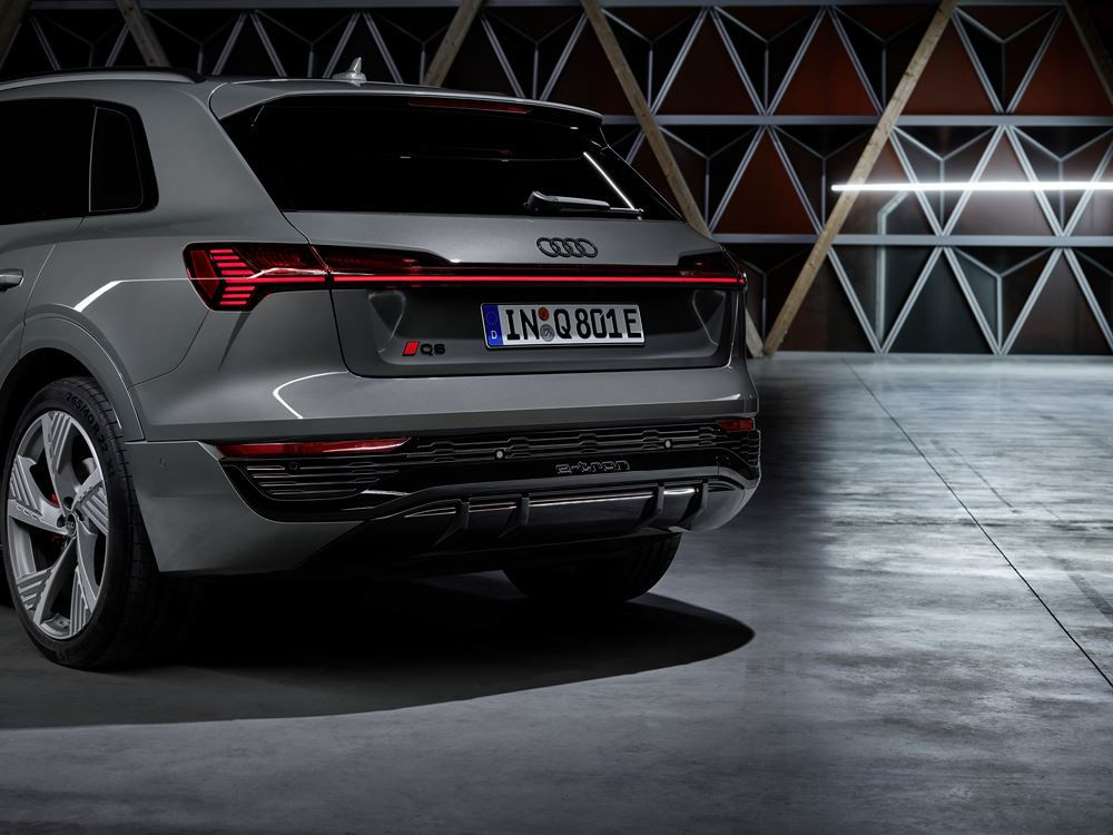 Le SUV Audi Q8 e-tron électrique affiche une autonomie jusqu'à 532 kilomètres