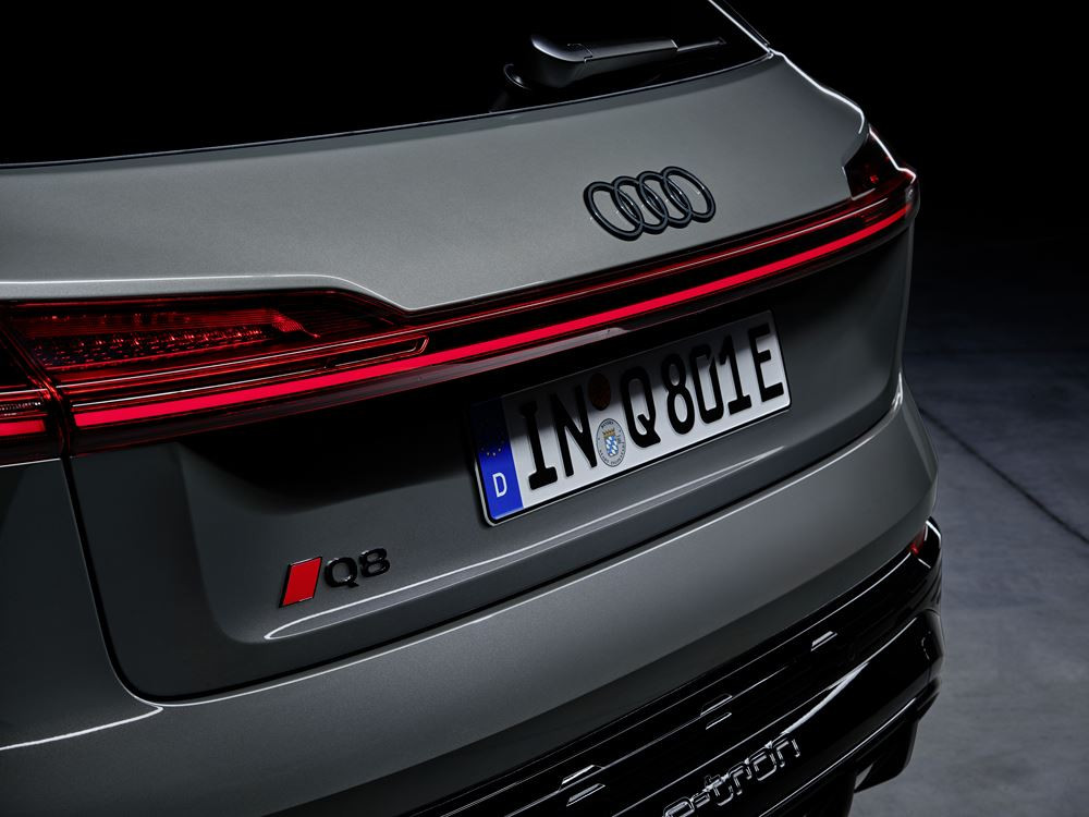 Le SUV Audi Q8 e-tron électrique affiche une autonomie jusqu'à 532 kilomètres