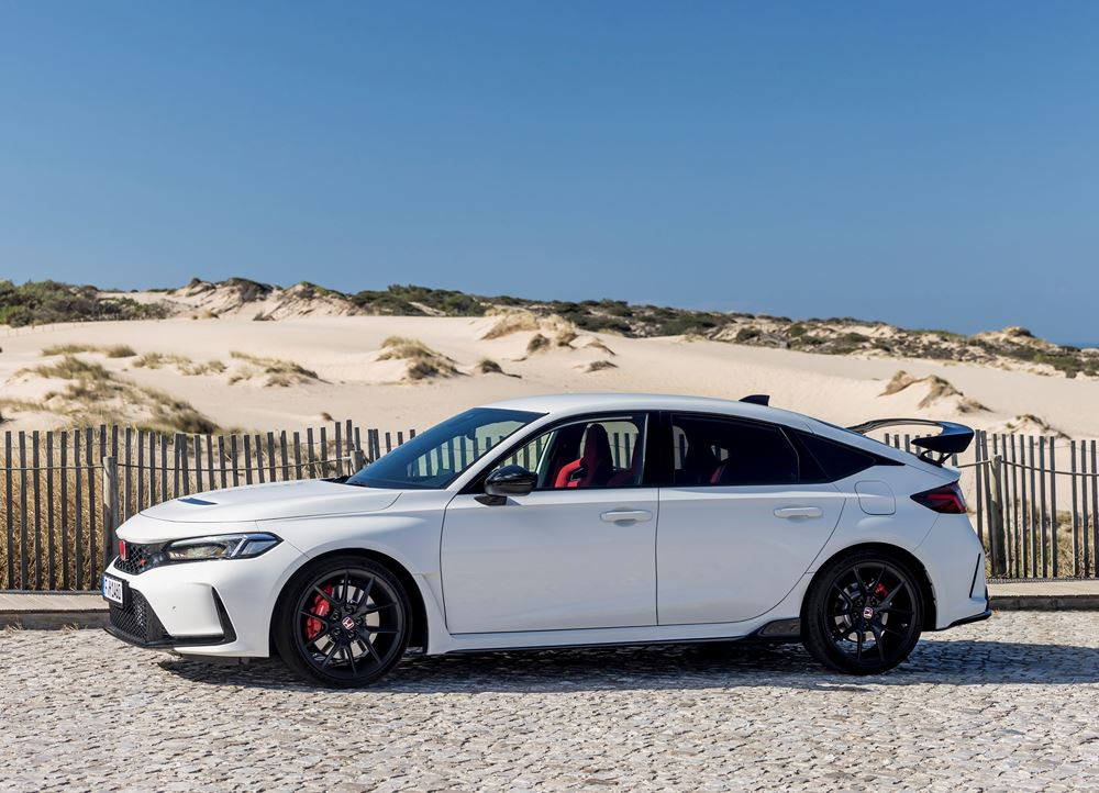 La berline hautes performances Honda Civic Type R offre une expérience de conduite grisante
