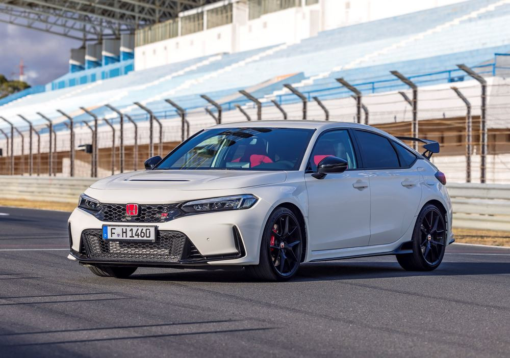 La berline hautes performances Honda Civic Type R offre une expérience de conduite grisante
