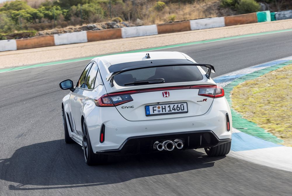 La berline hautes performances Honda Civic Type R offre une expérience de conduite grisante