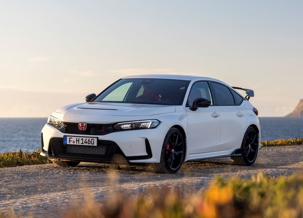La berline hautes performances Honda Civic Type R offre une expérience de conduite grisante