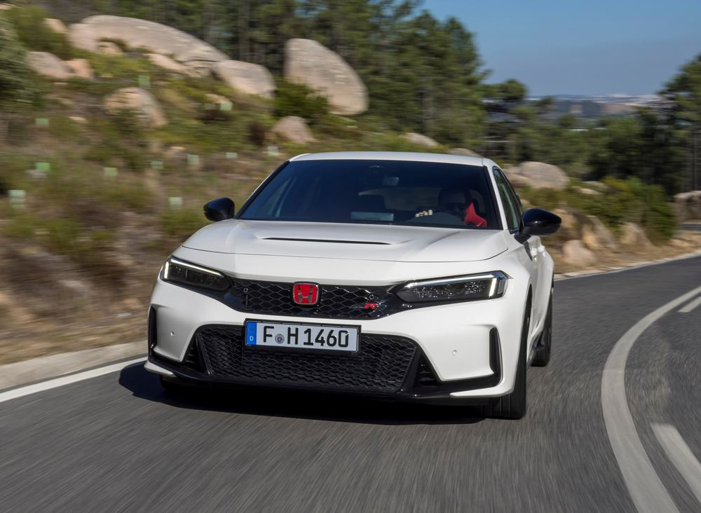 La berline hautes performances Honda Civic Type R offre une expérience de conduite grisante