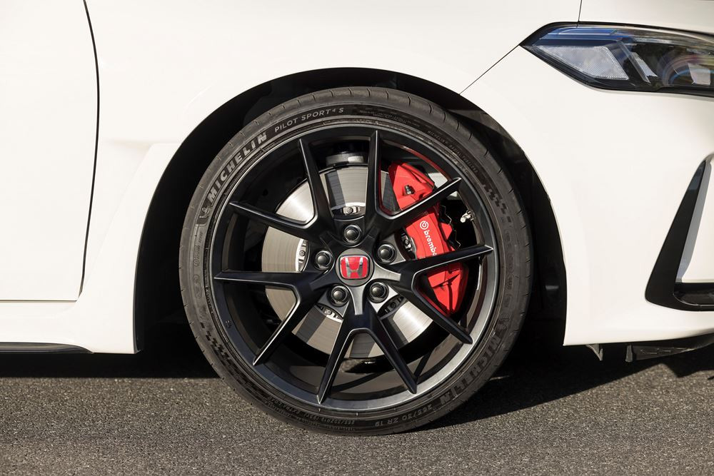 La berline hautes performances Honda Civic Type R offre une expérience de conduite grisante
