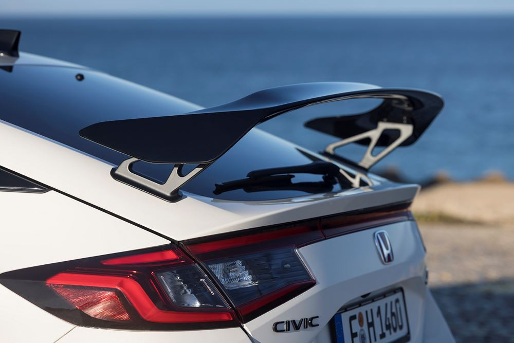 La berline hautes performances Honda Civic Type R offre une expérience de conduite grisante