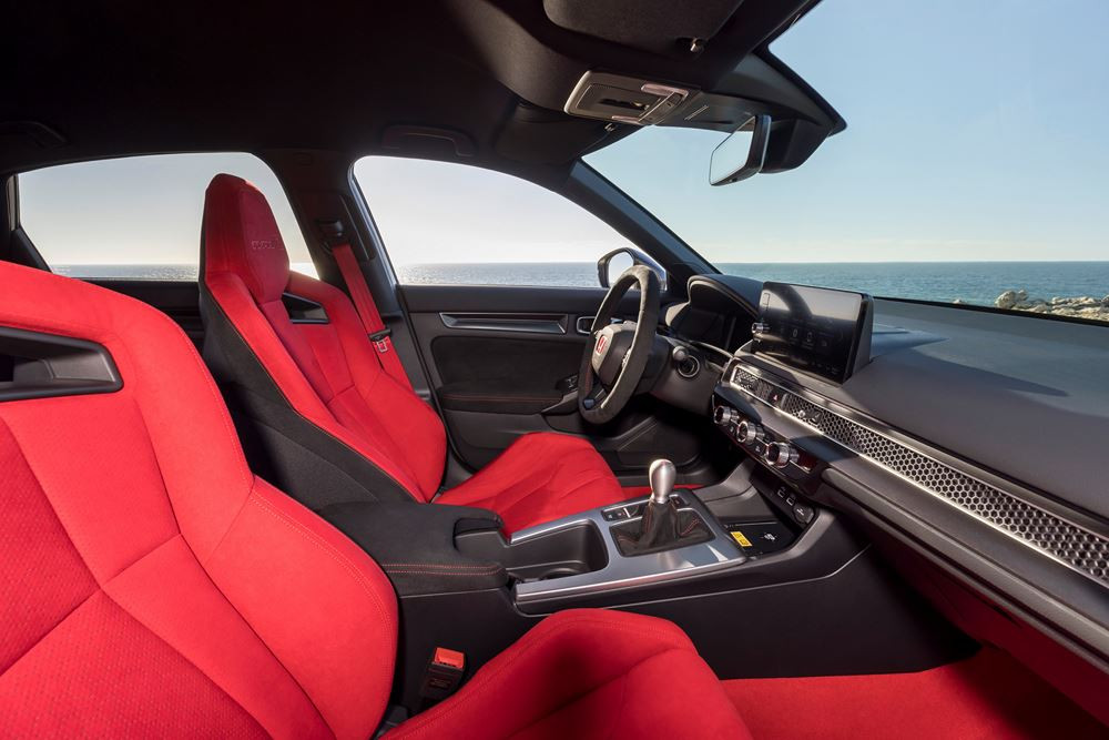 La berline hautes performances Honda Civic Type R offre une expérience de conduite grisante