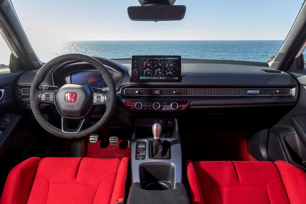 La berline hautes performances Honda Civic Type R offre une expérience de conduite grisante