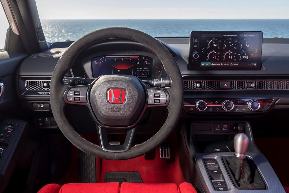 La berline hautes performances Honda Civic Type R offre une expérience de conduite grisante