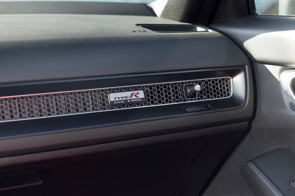 La berline hautes performances Honda Civic Type R offre une expérience de conduite grisante