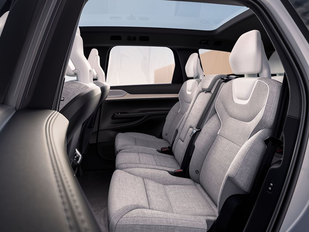 Volvo EX90 : un grand SUV sept places électrique à forte composante logicielle