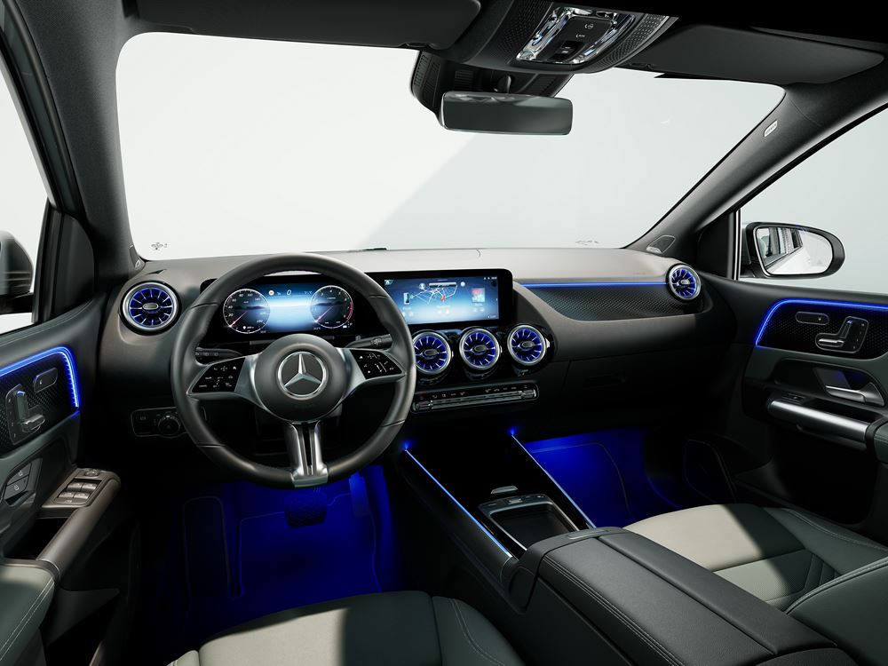 Le monospace compact Mercedes Classe B affiche des proportions sportives
