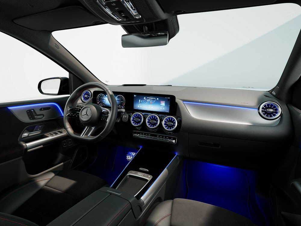 Le monospace compact Mercedes Classe B affiche des proportions sportives
