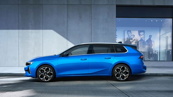 Le break Astra Sports Tourer affiche la philosophie de style affirmé et épuré Opel