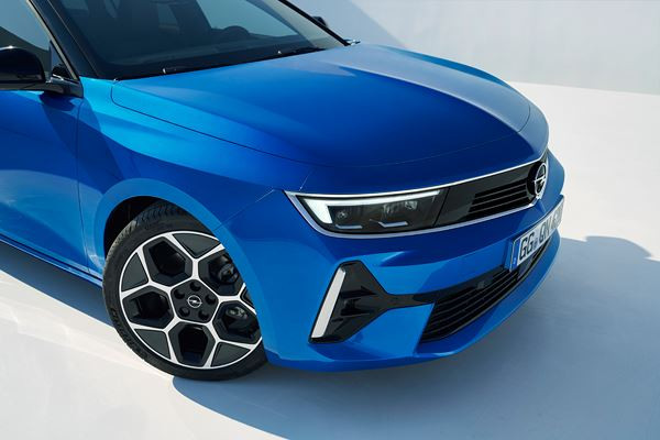 Le break Astra Sports Tourer affiche la philosophie de style affirmé et épuré Opel