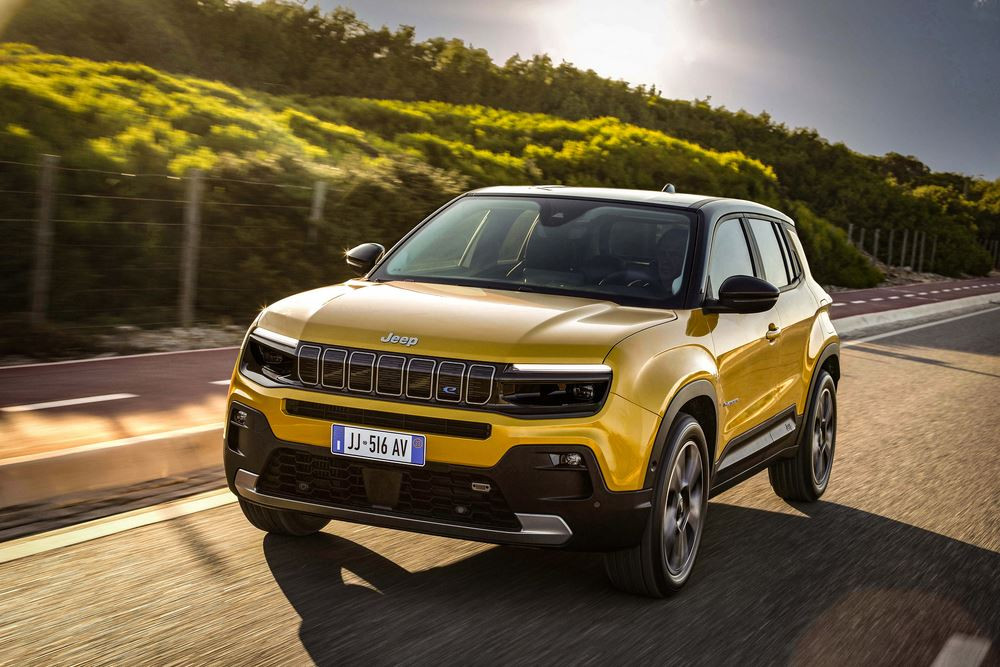 Le SUV urbain électrique Jeep Avenger affiche une autonomie jusqu'à 389-404 kilomètres
