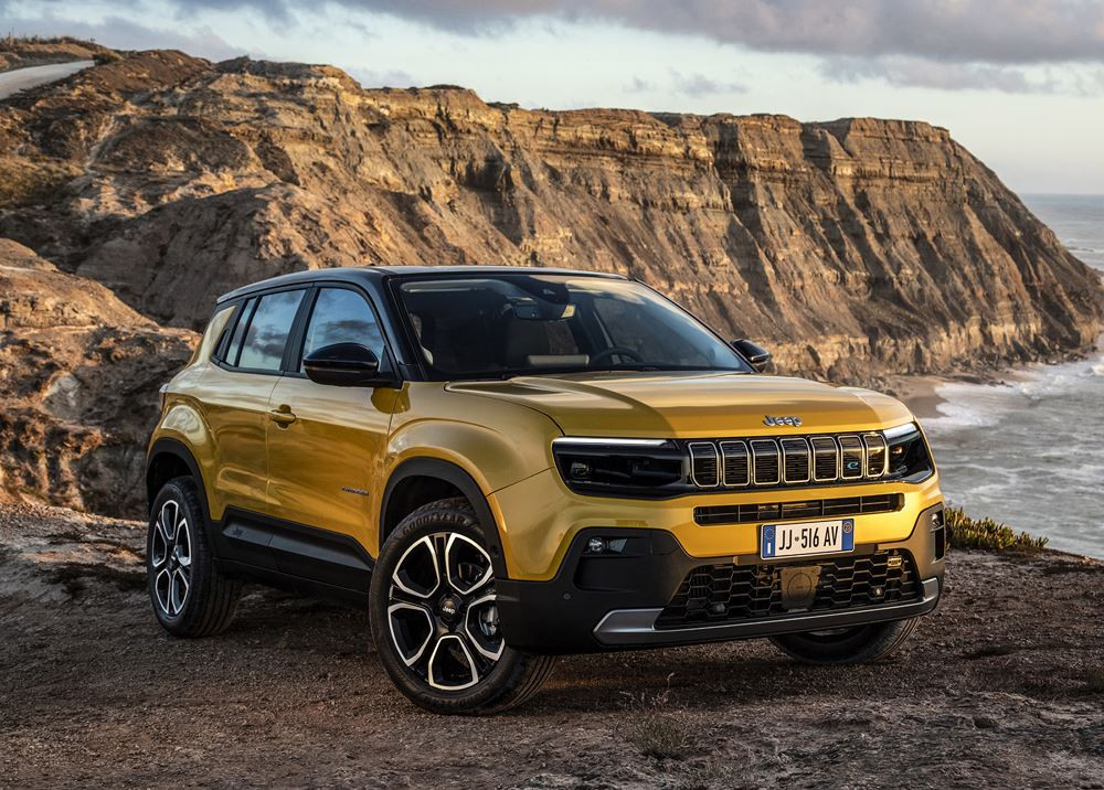 Le SUV urbain électrique Jeep Avenger affiche une autonomie jusqu'à 389-404 kilomètres