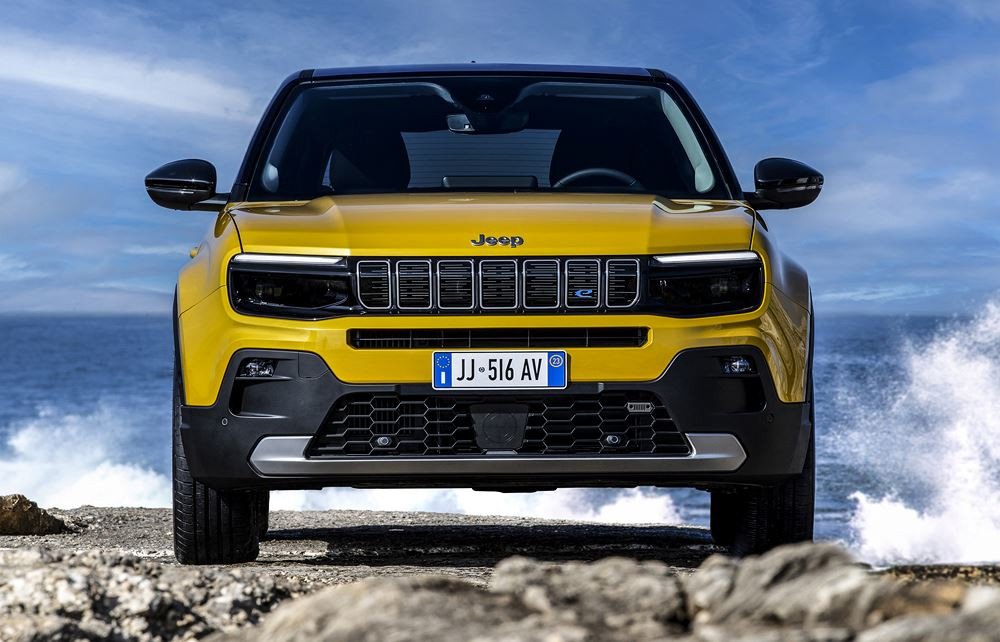 Le SUV urbain électrique Jeep Avenger affiche une autonomie jusqu'à 389-404 kilomètres
