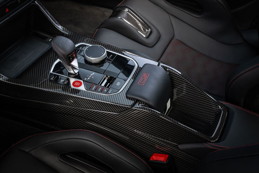 La BMW M3 CS Berline hautes performances procure encore plus d'intensité sur la route