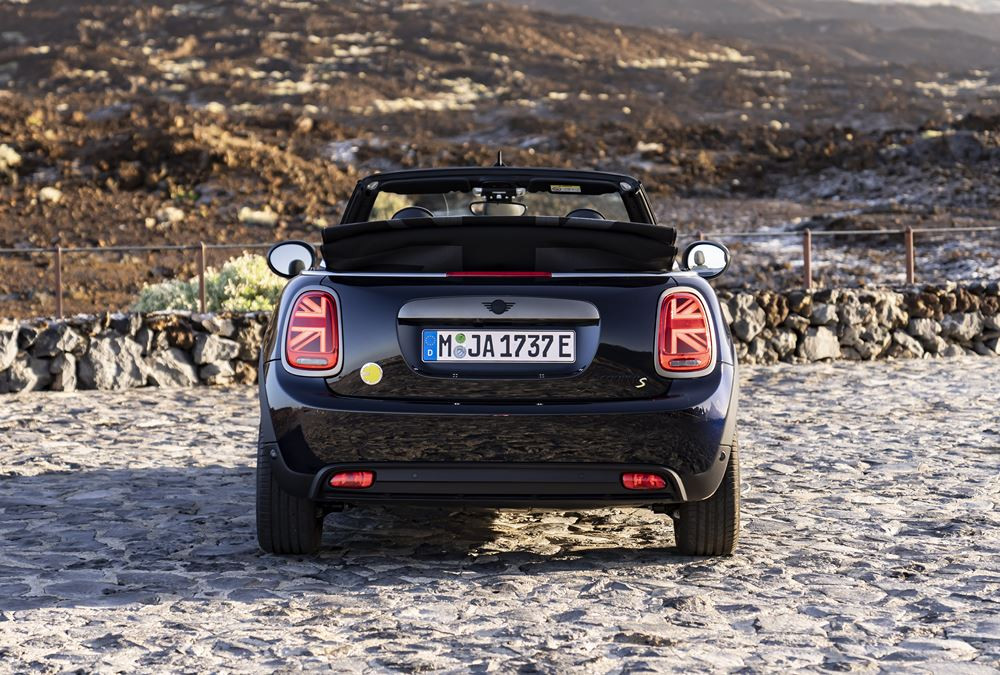 Le MINI Cooper SE Cabrio électrique affiche une autonomie de 201 kilomètres