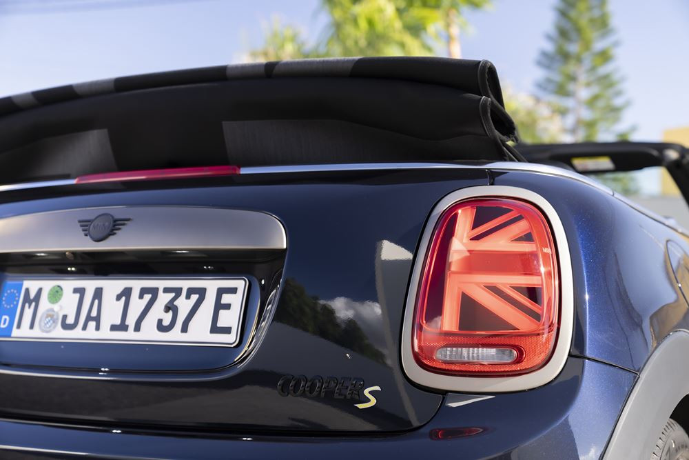 Le MINI Cooper SE Cabrio électrique affiche une autonomie de 201 kilomètres