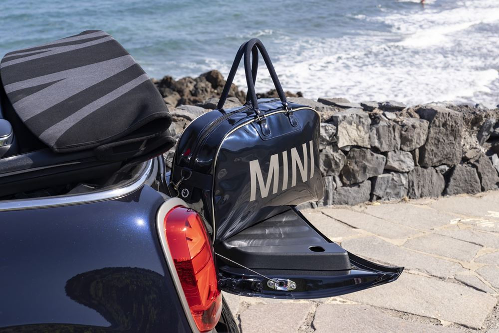 Le MINI Cooper SE Cabrio électrique affiche une autonomie de 201 kilomètres