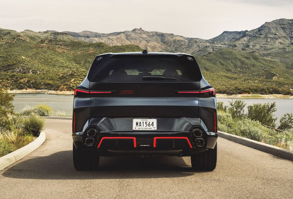 La BMW XM Label Red haute performance électrifiée débite une puissance de 748 ch
