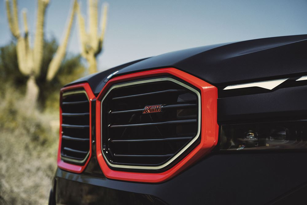 La BMW XM Label Red haute performance électrifiée débite une puissance de 748 ch