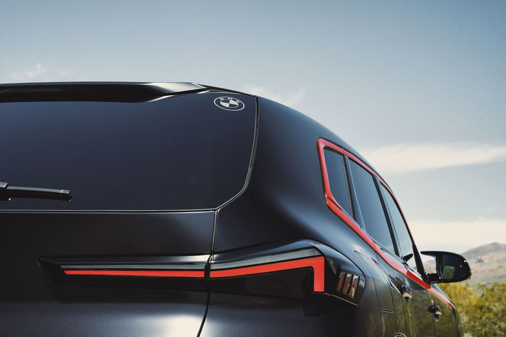 La BMW XM Label Red haute performance électrifiée débite une puissance de 748 ch