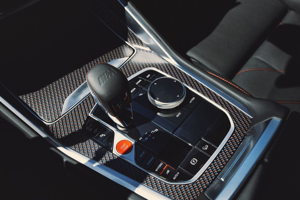La BMW XM Label Red haute performance électrifiée débite une puissance de 748 ch