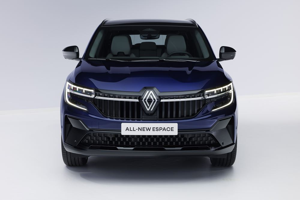 Le Renault Espace prend l'allure d'un SUV sept places à la ligne dynamique