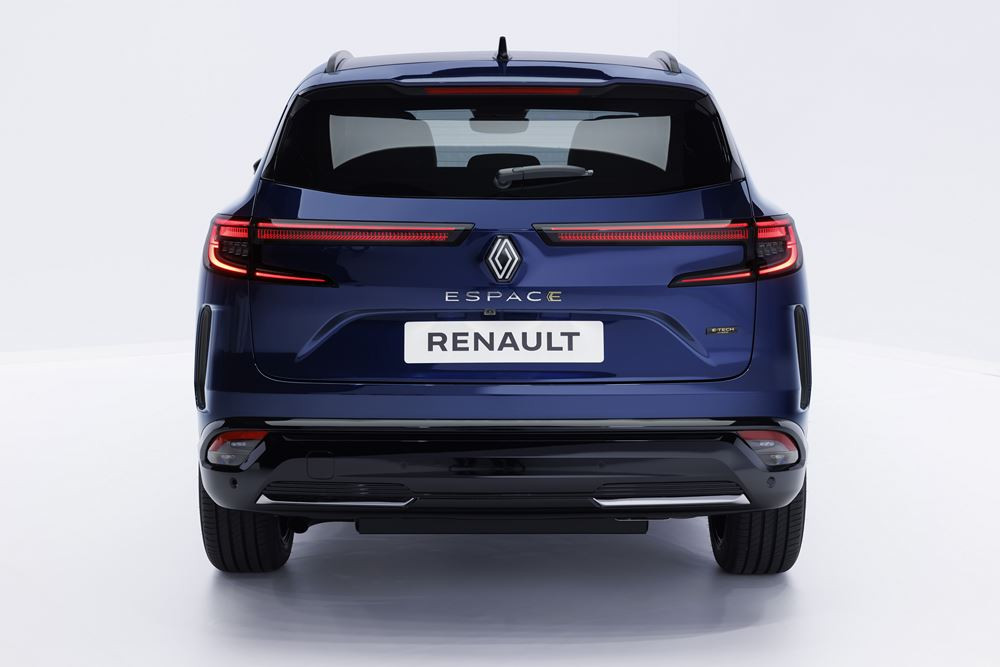Le Renault Espace prend l'allure d'un SUV sept places à la ligne dynamique