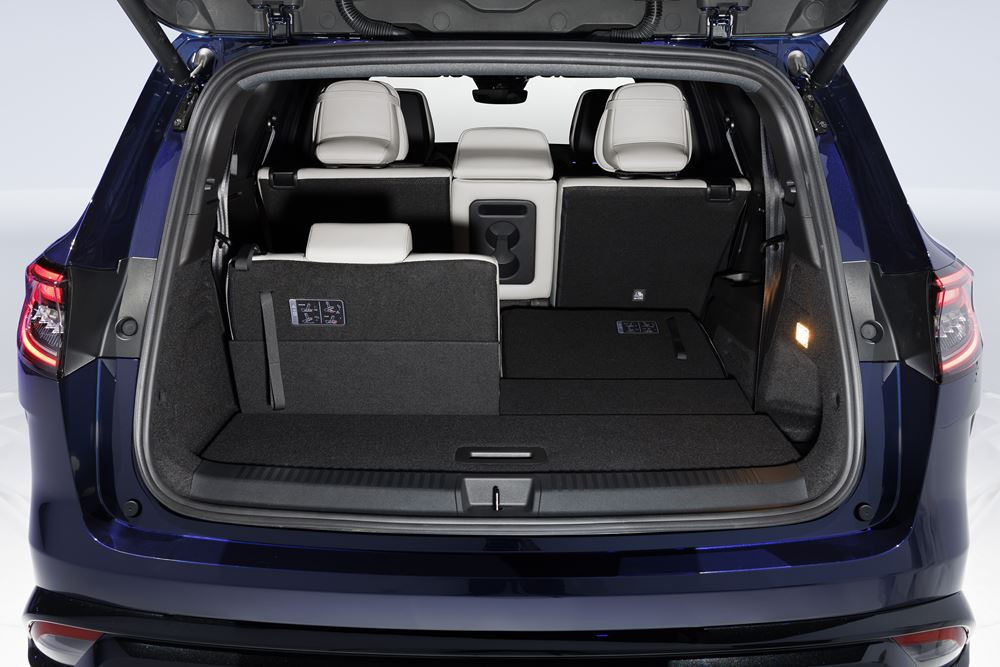 Le Renault Espace prend l'allure d'un SUV sept places à la ligne dynamique