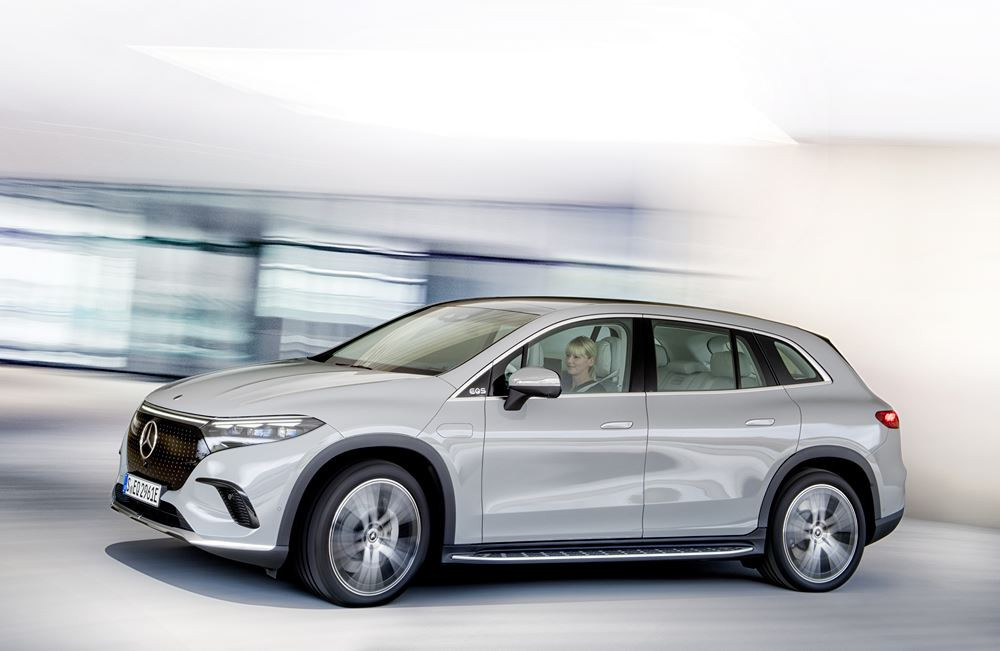 Mercedes EQS SUV: une limousine de luxe électrique surélevée pour un maximum de sept passagers