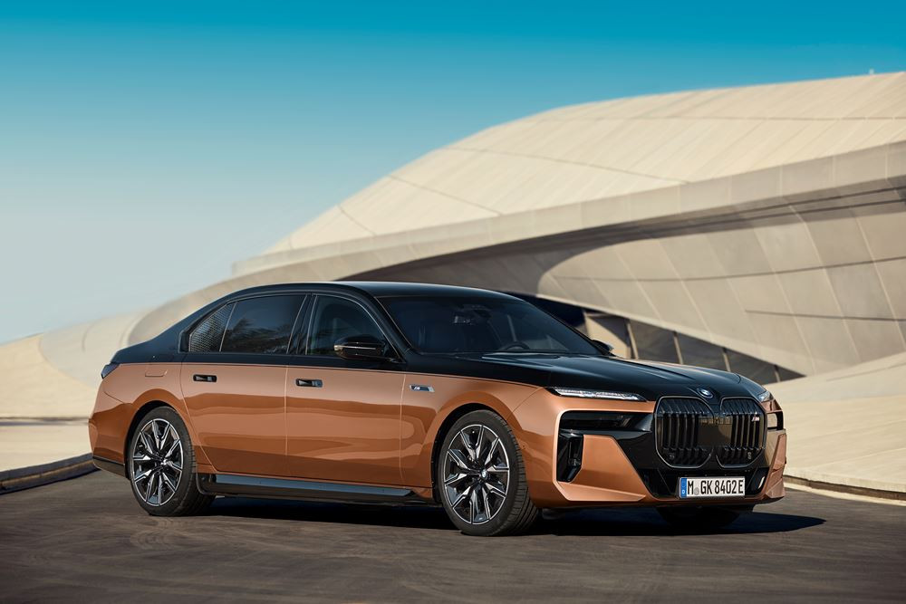 La BMW i7 M70 xDrive haute performance génère une puissance maximale de 660 ch